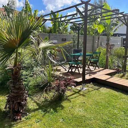 Chalet Accueillant A Avec Jardin